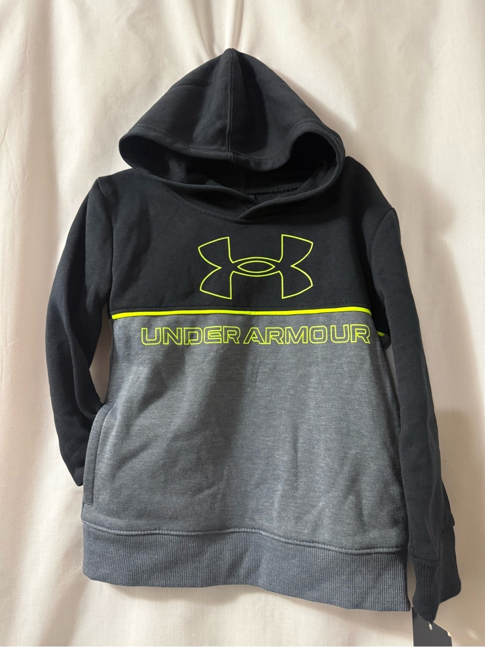 NWT Under Armour Black, Gray & Neon Yellow Boys 4T Hoodie Set 0158 - Picture 14 of 14
